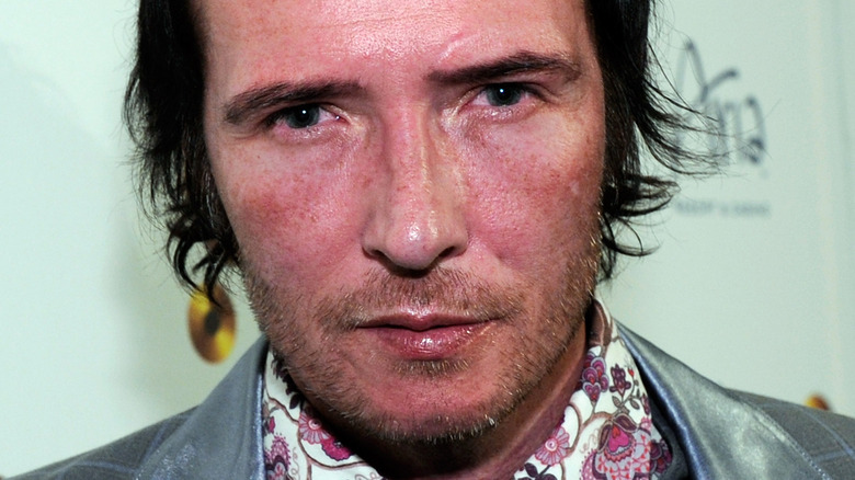 Scott Weiland looking serious