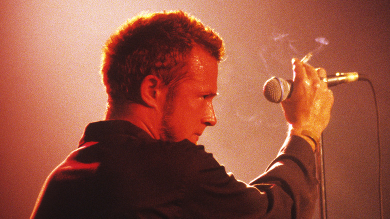 Scott Weiland performs live