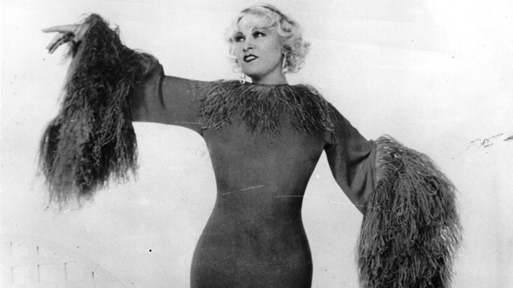 1933: US vaudeville and film actress Mae West (1893 - 1980) 