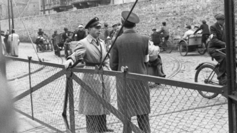 Jewish polish officers standing together