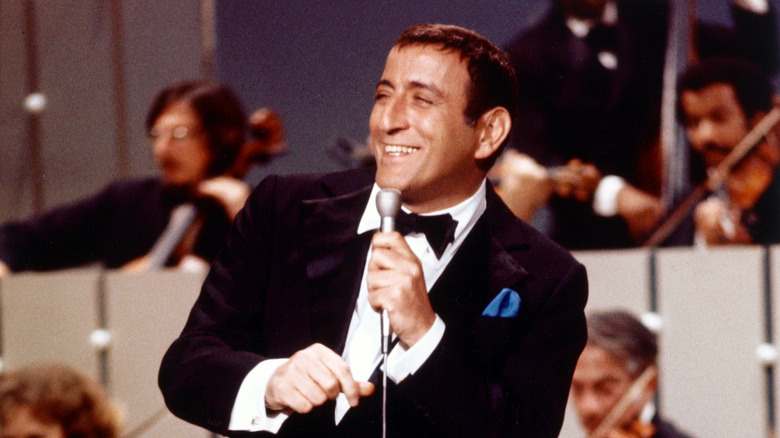 Tony Bennett singing