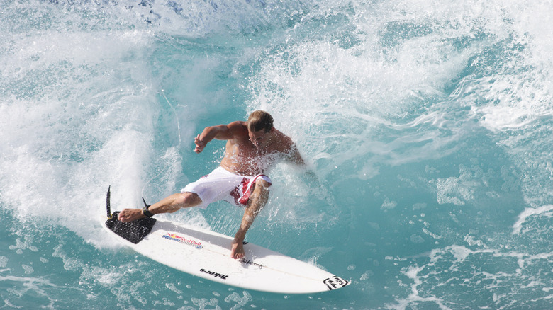 Andy Irons surfing 