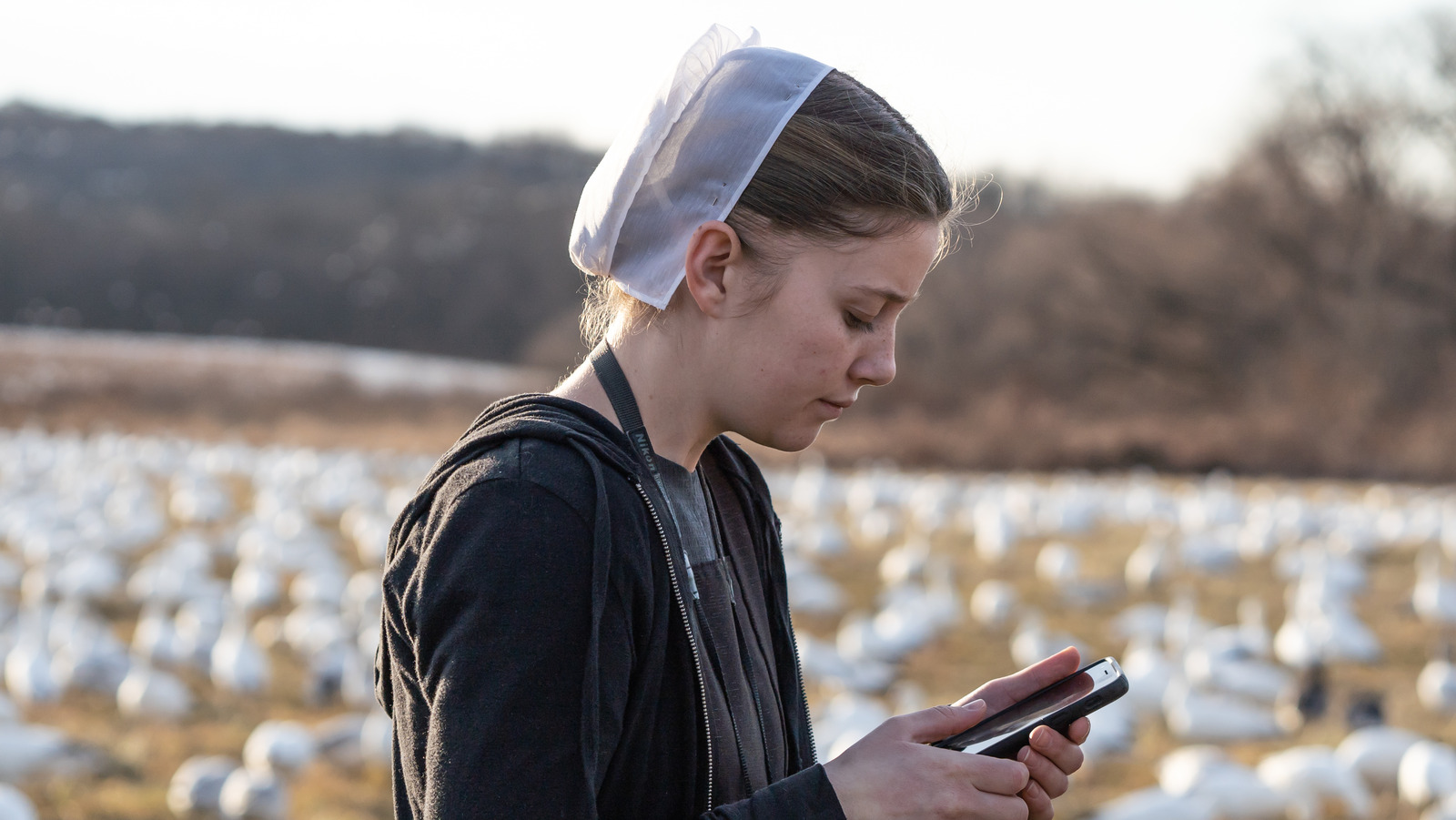 Unexpected Rules Amish Women Have To Follow 