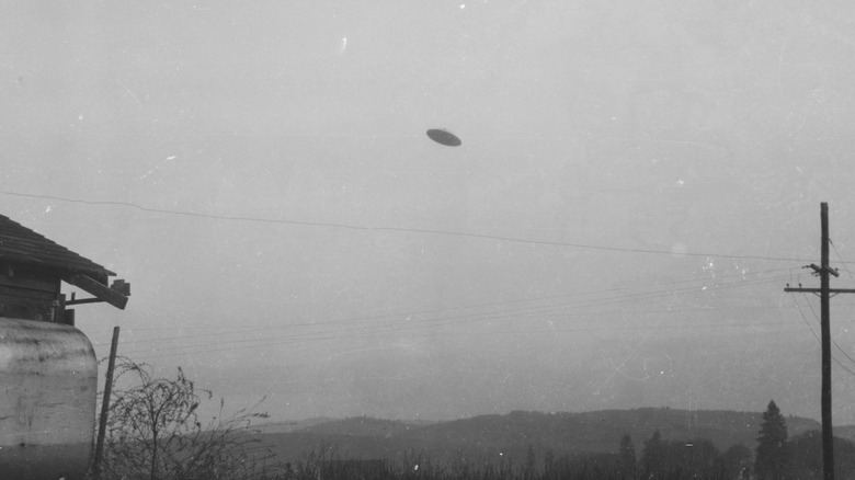 Apparent UFO over McMinnville 