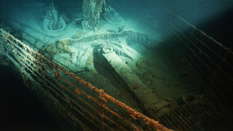 titanic wreckage underwater