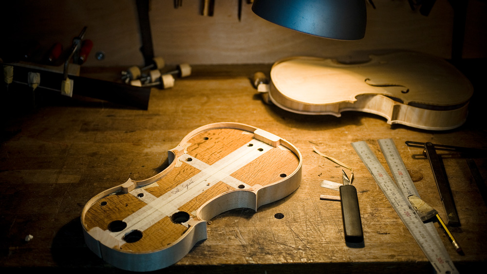 violin construction, violin workshop