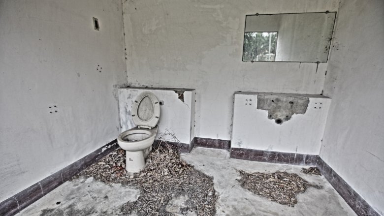 rundown bathroom