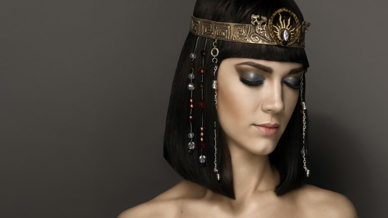 Cleopatra's Dark Chocolate Crunchy Pearls