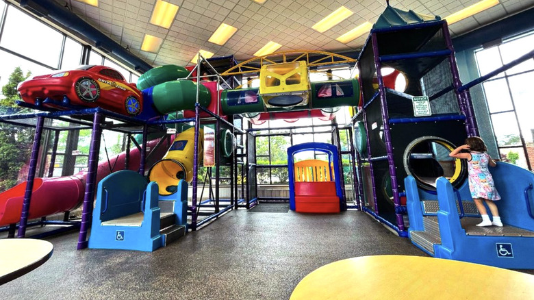 indoor mcdonalds playplace