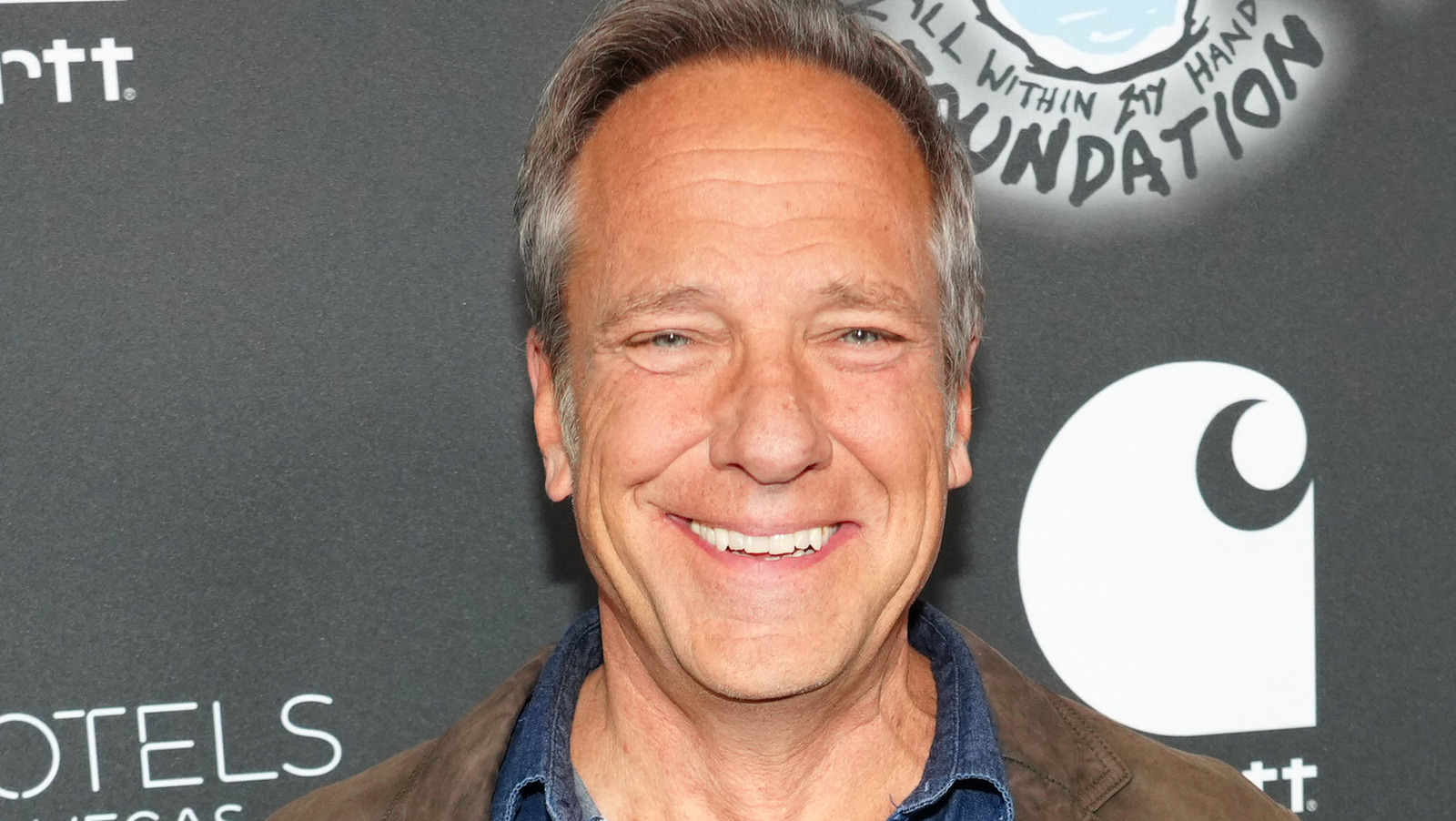 Weird Things You Didn't Know About Dirty Jobs Mike Rowe