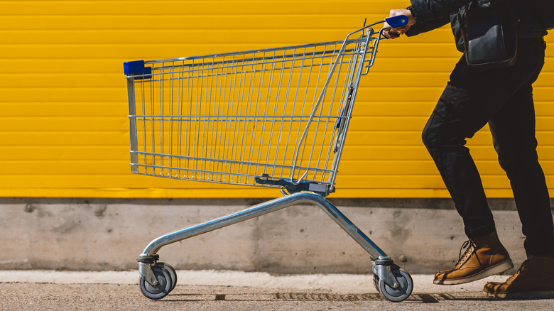 A shopping cart