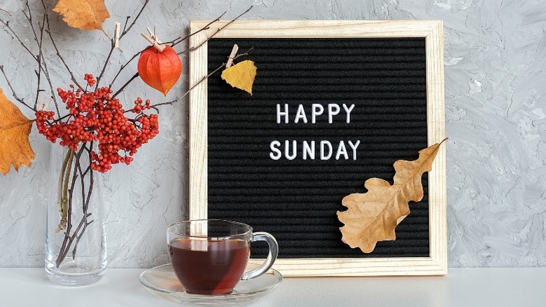 happy Sunday sign