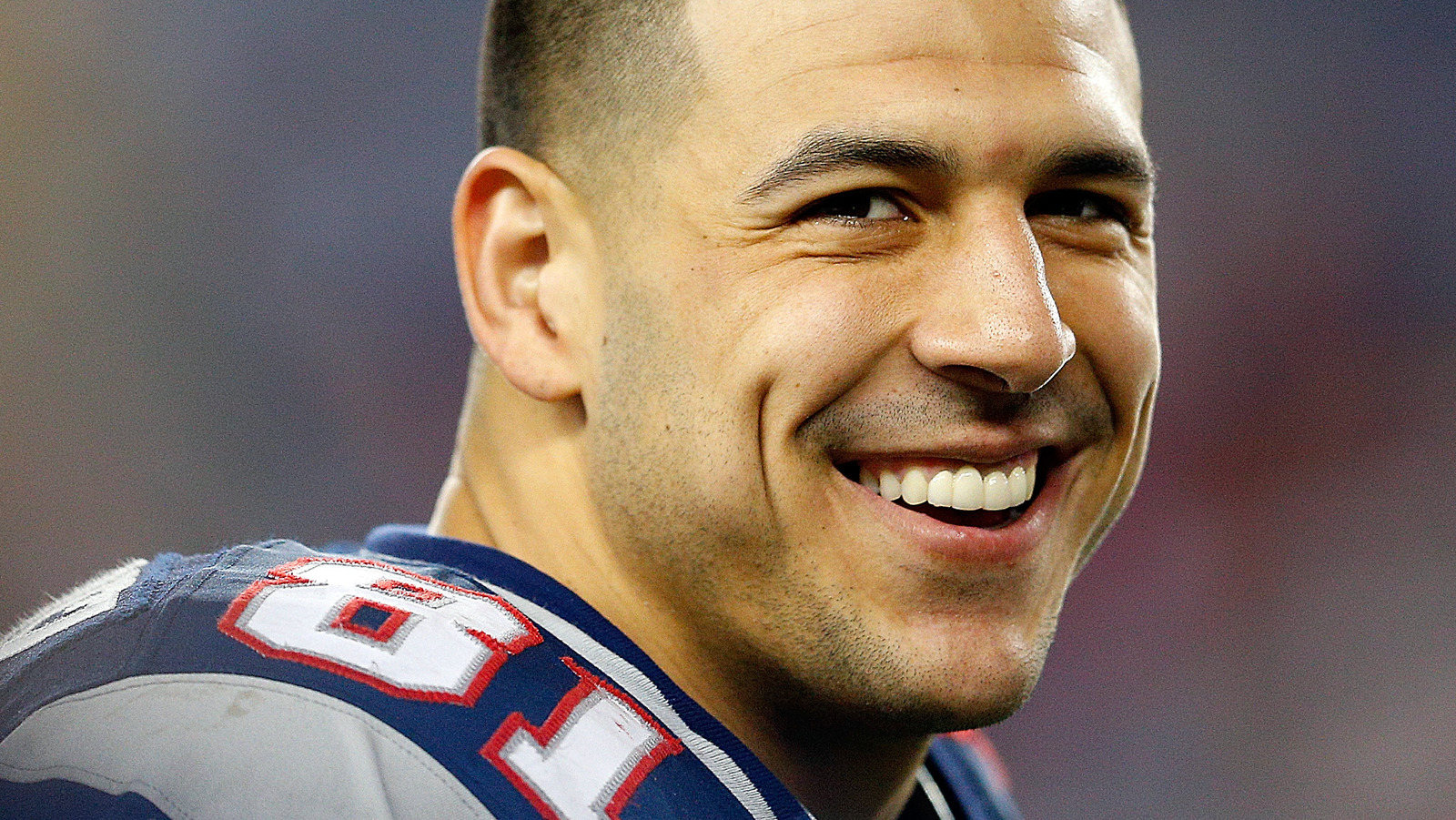 Former Pats WR Deion Branch stands by Aaron Hernandez