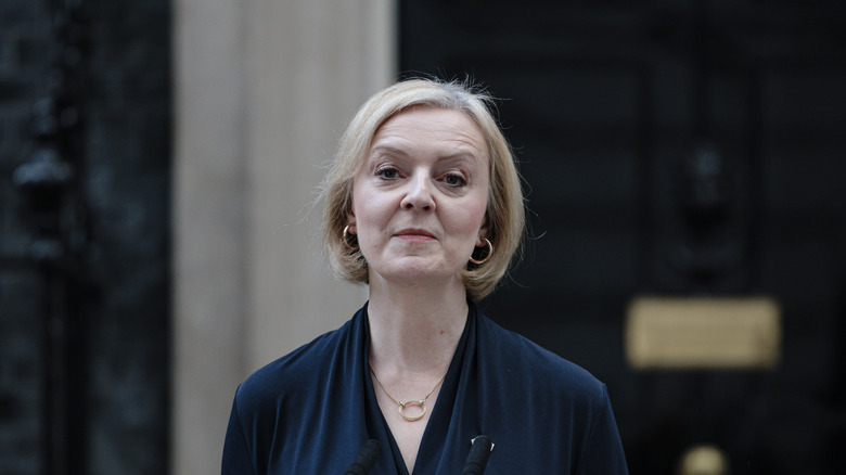 liz truss announces her resignation