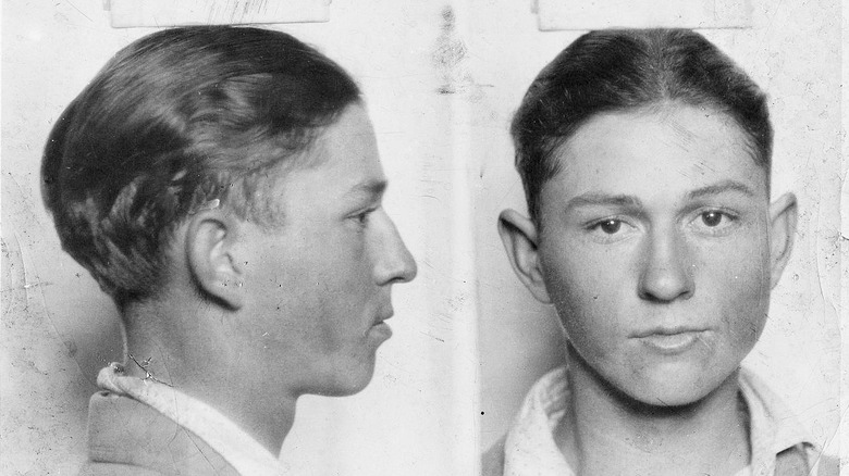 Clyde Barrow mugshot 