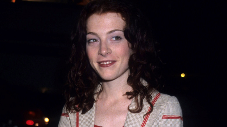 Melissa Auf der Maur looking askance 