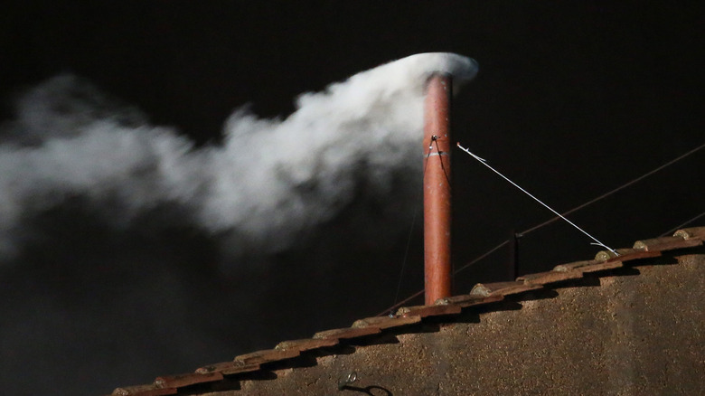 What Does Black Or White Smoke From The Vatican s Chimney Mean 