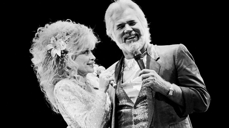 Dolly Parton singing with Kenny Rogers