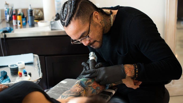 Anthony Michaels tattooing