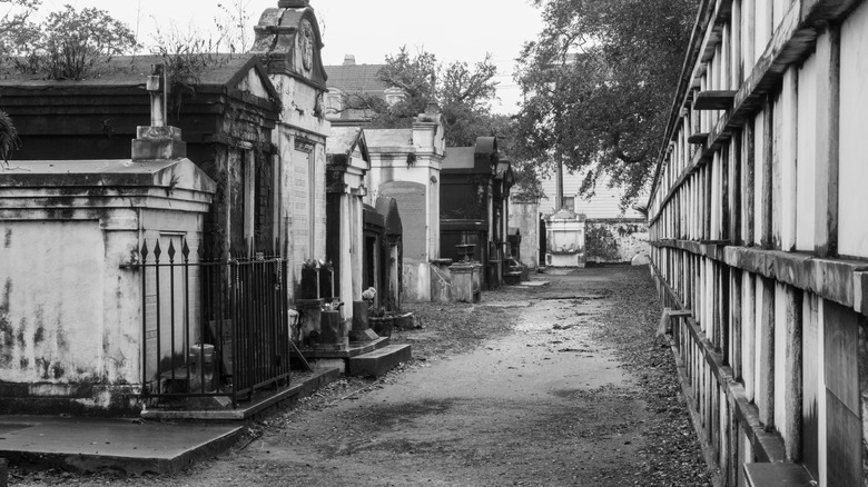 New Orleans cemetery with mausoleums