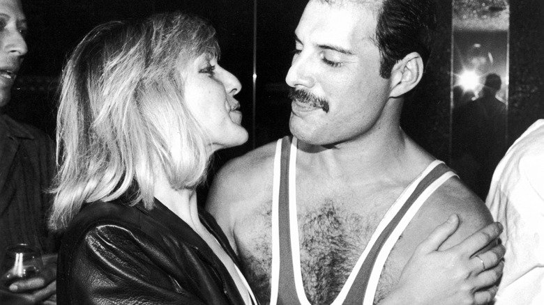 freddie mercury and mary austin hugging