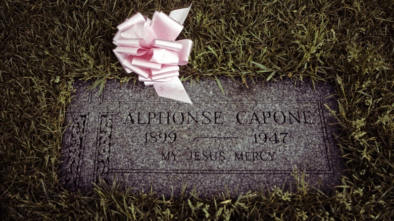 Ribbon decorates Al Capone's grave