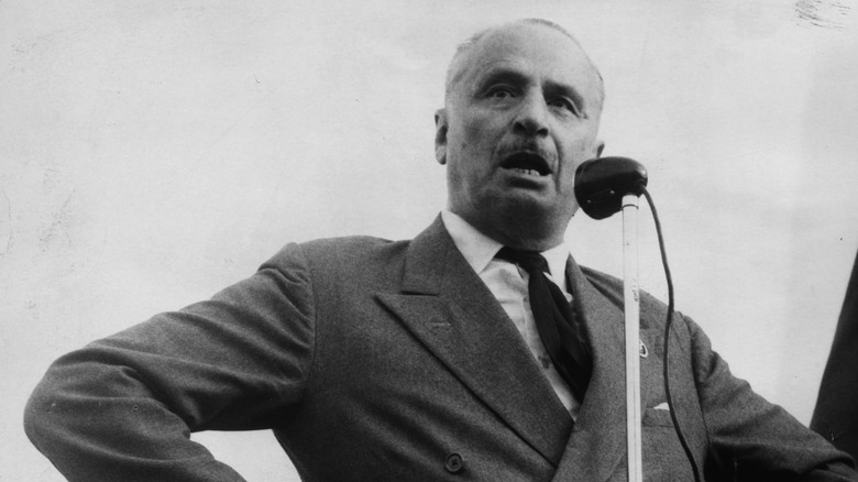 Oswald Mosley speaking microphone