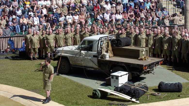 Crowds Steve Irwin Australia Zoo memorial