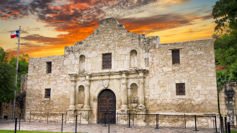 exterior of alamo at sunrise