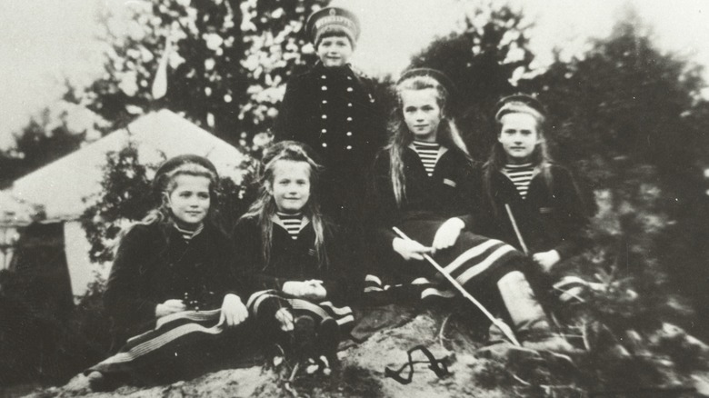 Romanov children portrait outside