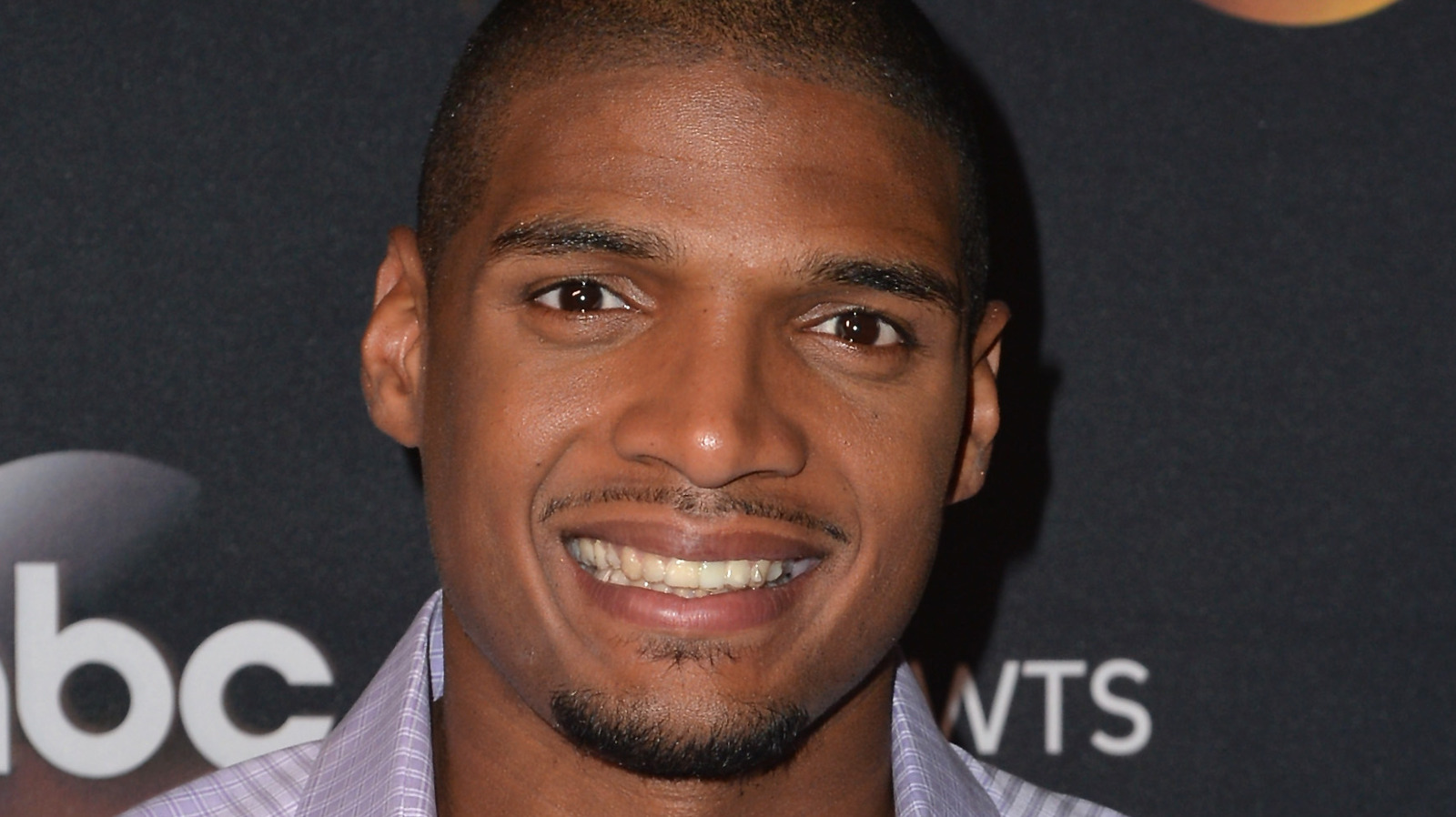 ESPN apologizes for report on Michael Sam's showering habits