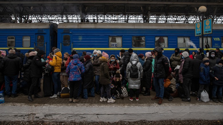 Ukrainians on their way to Poland 