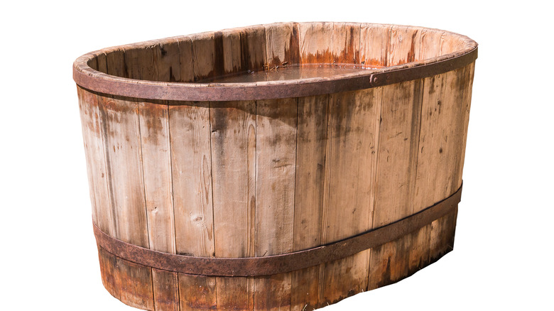 Wooden bathtub