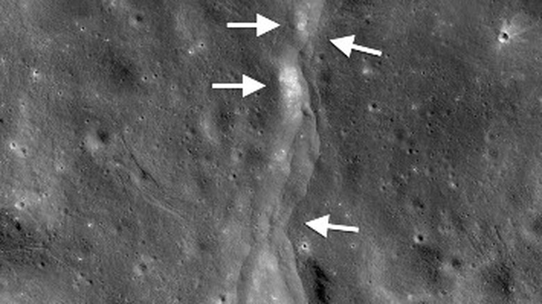  lunar fault scarp