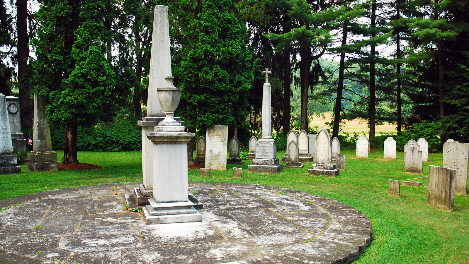 what-is-the-sedgwick-pie-cemetery-plot