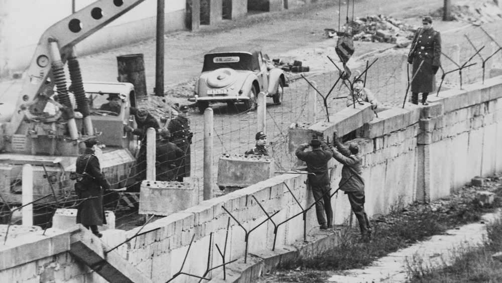 Construction work on the Berlin Wall