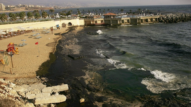 Oil spill at Lebanese beach