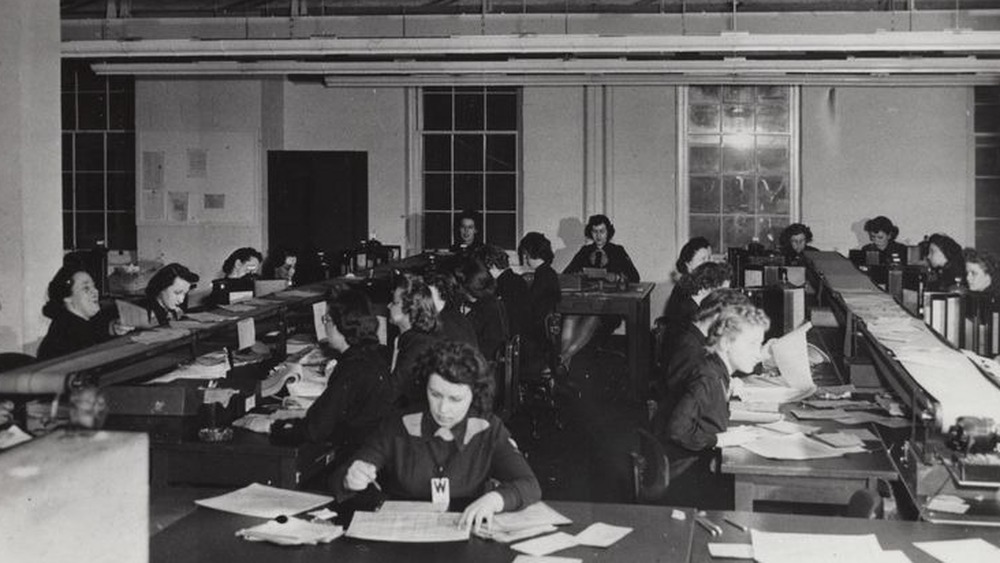 Cropped photo of female codebreakers from the National Archives