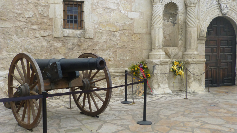 cannon at the Alamo