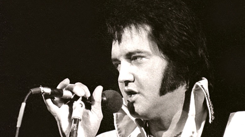 What It Was Really Like The Day Elvis Died In 1977