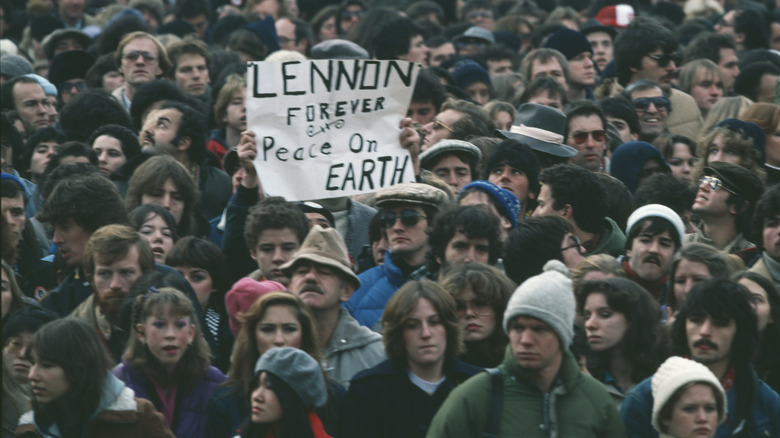 Fans mourning death of John Lennon