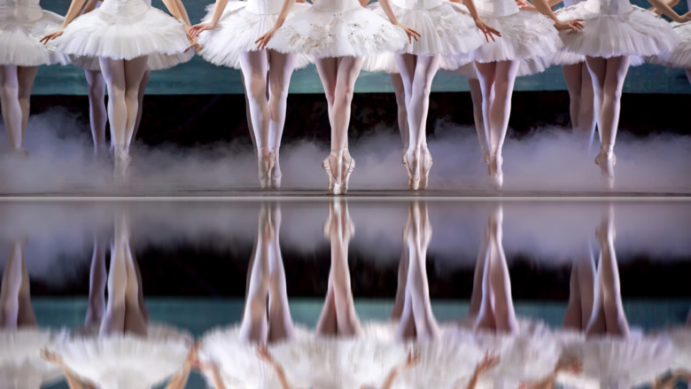 ballet training with dancer en pointe