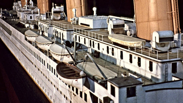 Model of starboard side of the Titanic, focused on lifeboats