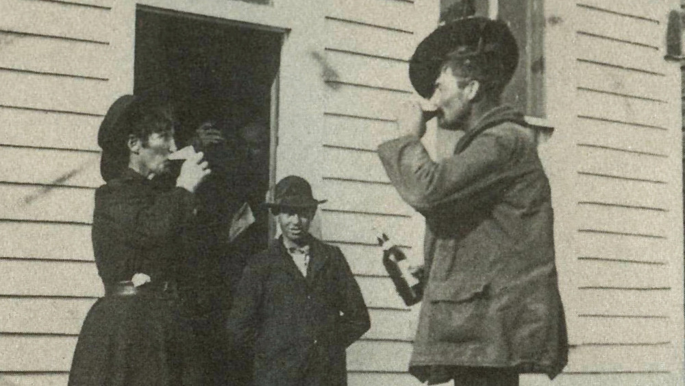 Calamity Jane drinking with Teddy Blue Abbott