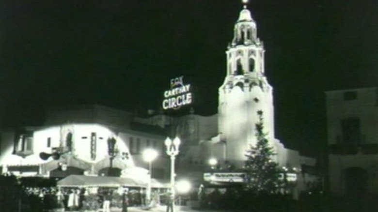  outside the Carthay Circle Theatre 