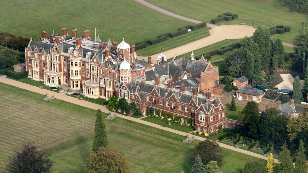 Cropped photo of an aerial view of Sandringham House, https://creativecommons.org/licenses/by/2.0/deed.en 