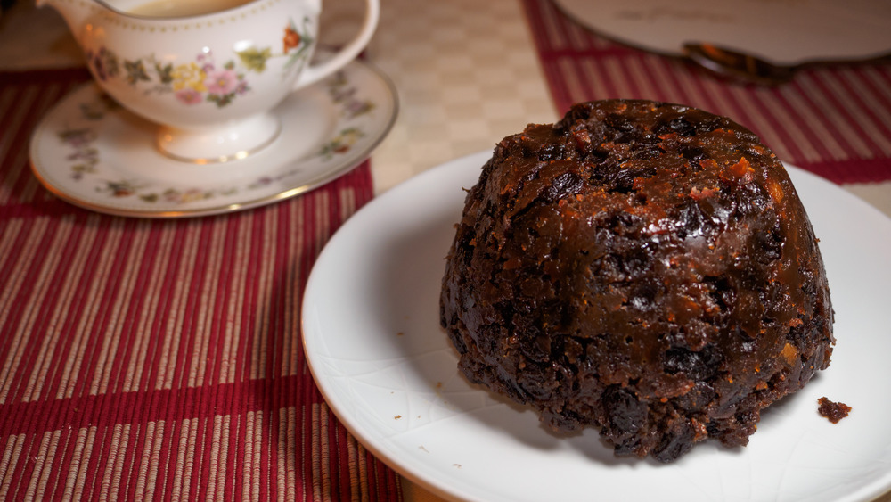 Cropped photo of a Christmas pudding by James Petts, https://creativecommons.org/licenses/by/2.0/