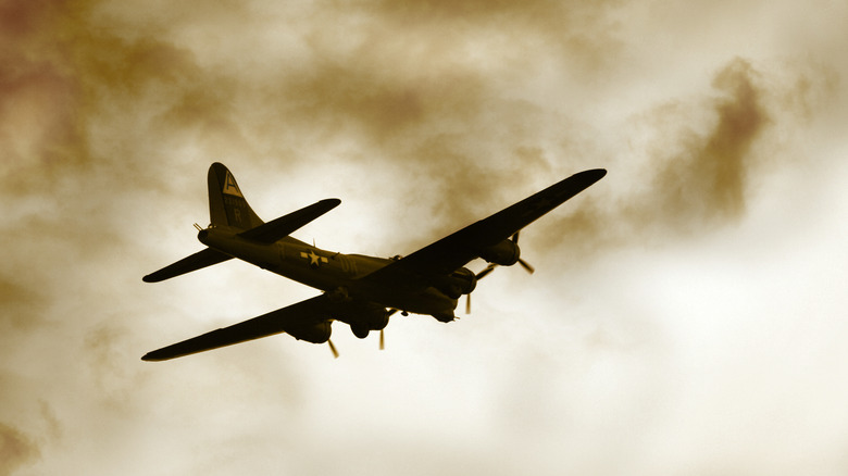 B-17 Bomber flying