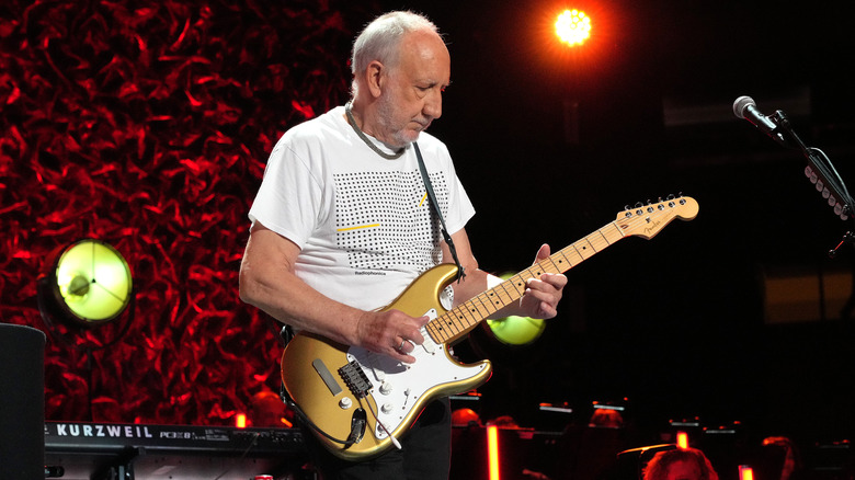 Pete Townshend playing guitar