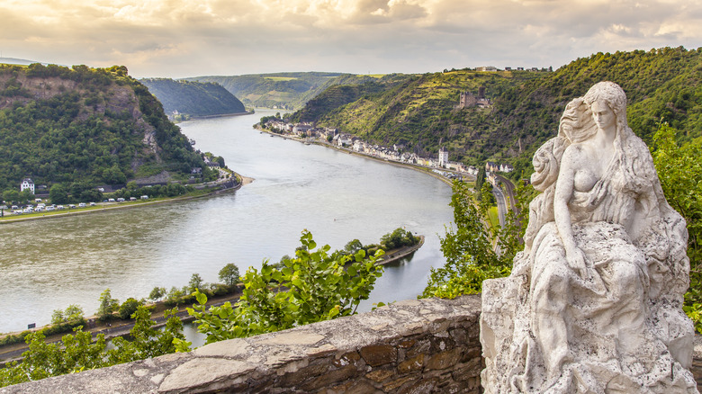 Lorelei statue and Rhine river